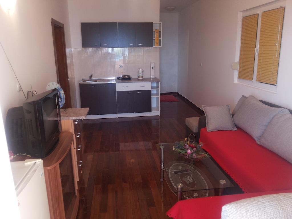 Appartement And Anicic *